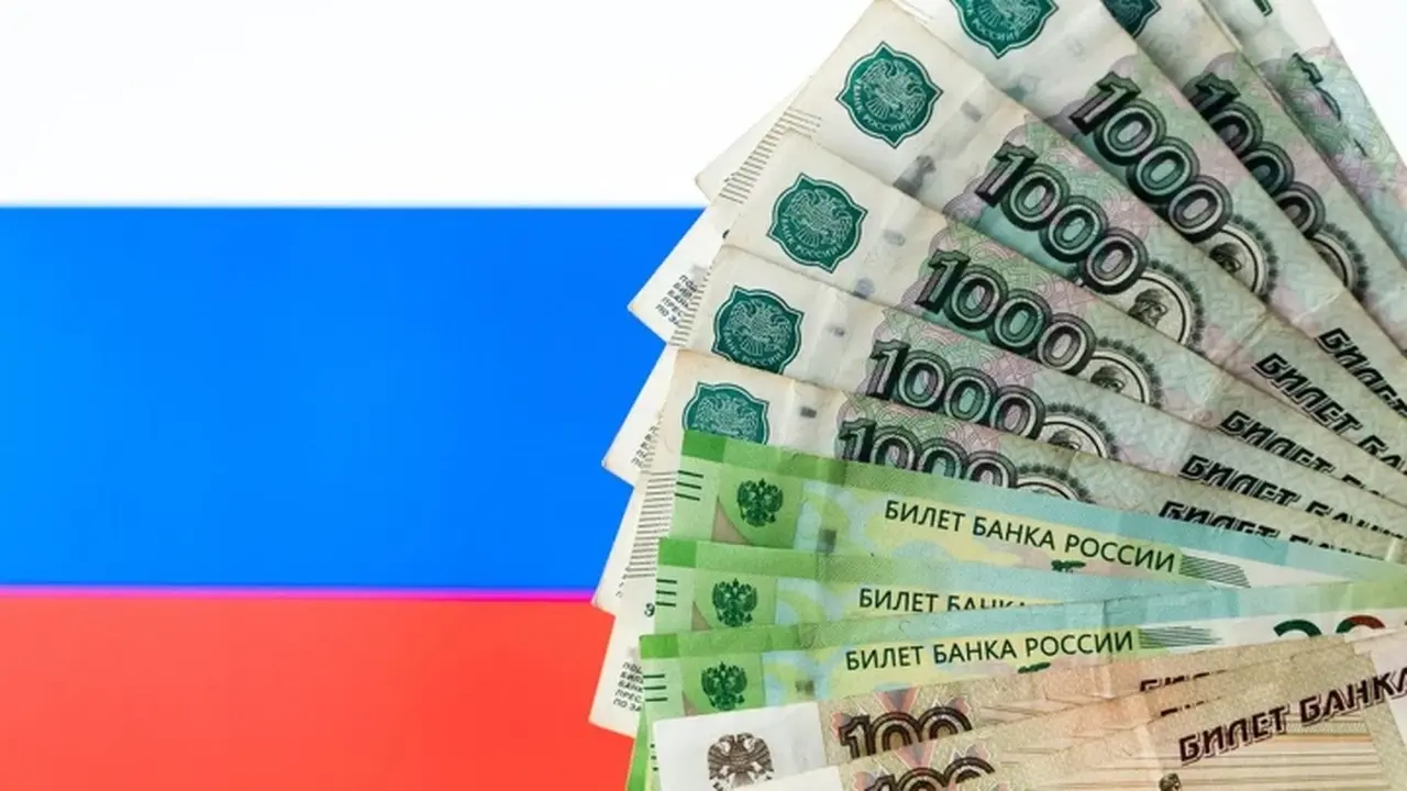 روسيا تعلن عن زيادة سعر الروبل مقابل الدولار والعملات الأخرى.